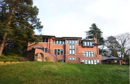 C罗出售的豪宅外景(图片来源:Rightmove)