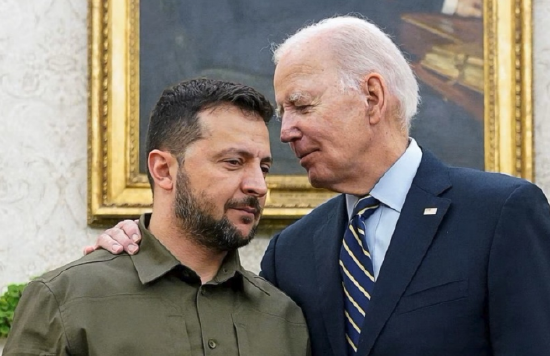 美媒曝:拜登已告知泽连斯基,美国将对乌提供少量远程导弹