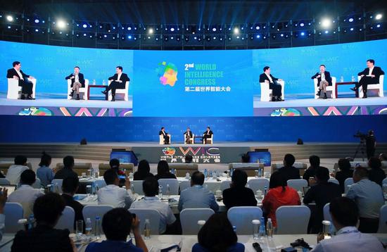 图说:“前沿:智能科技与产业创新”对话会现场