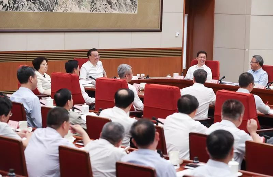 7月15日国务院经济形势专家和企业家座谈会 来源：中国政府网