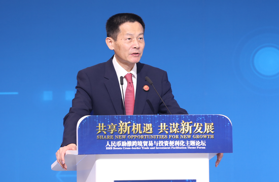图为上海市副市长吴清