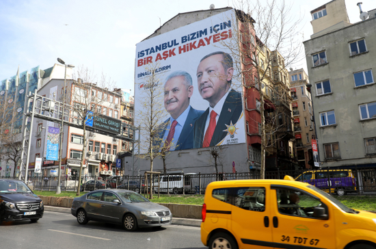 伊斯坦布尔街头的竞选海报