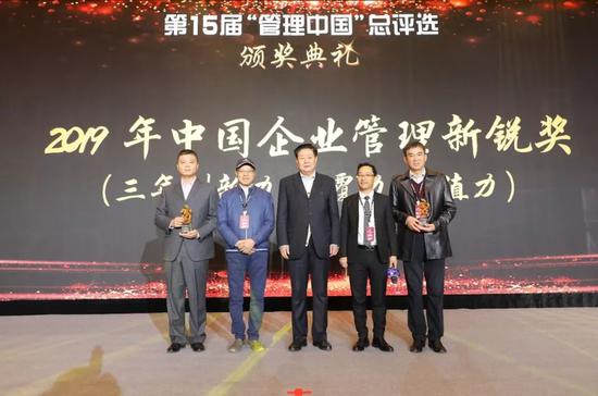 竞彩足彩投注平台app_两种角度观牛熊