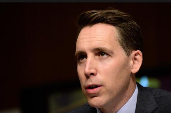 美国共和党参议员乔什-霍利(Josh Hawley)