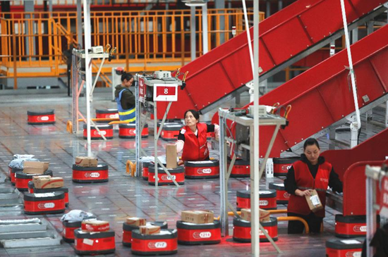 上葡京是谁的 易方达4只产品蝉联金牛奖