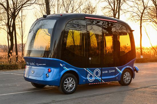 李彦宏:百度首辆无人驾驶电动车阿波龙7月量