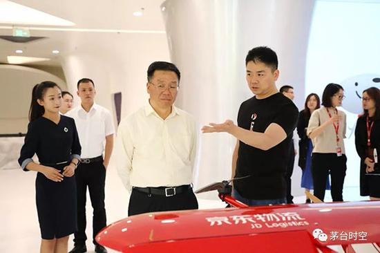 茅台董事长拜会刘强东:双方合作不应限于一瓶