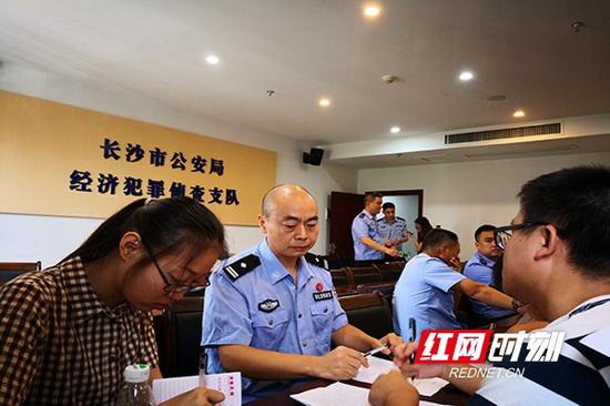 长沙警方破获特大虚开增值税发票案 涉逃税5亿