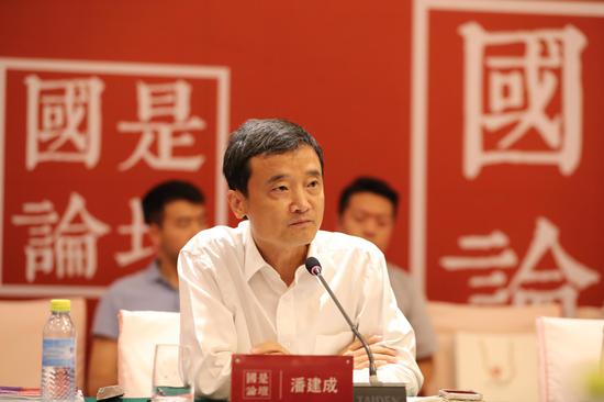 国家统计局中国经济景气监测中心副主任潘建成