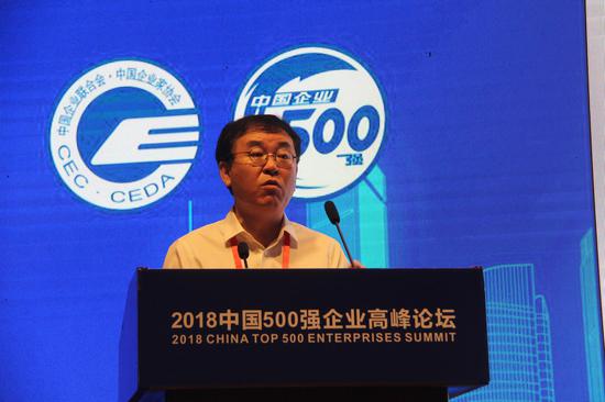 清華大學汽車發(fā)展研究中心主任李顯君