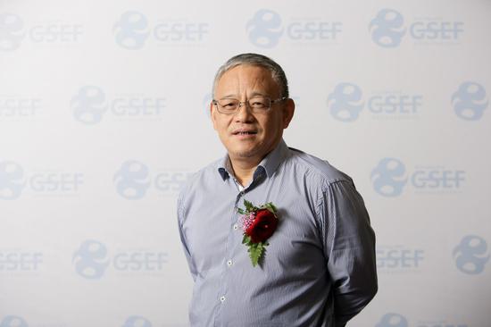 阿拉善SEE生态协会会长、当代集团董事长艾路明