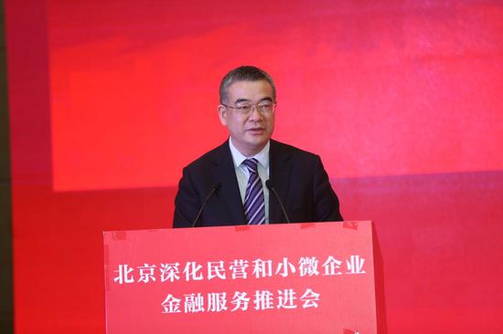 央行副行长朱鹤新