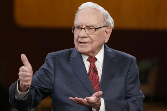 巴菲特三季度小幅增持苹果 看好银行股 清仓沃