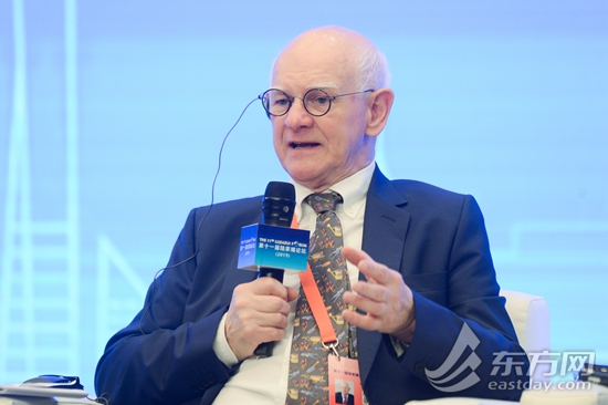 苏格兰皇家银行董事长、英国金融服务局前主席Howard DAVIES