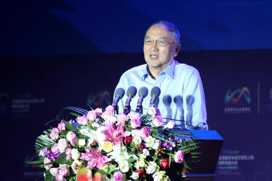 柳传志:中国确实不是科技强国 但也不是科技弱国