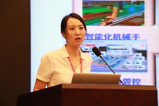 中车株洲电力机车有限公司副总经济师、项目管理中心总监徐海霞