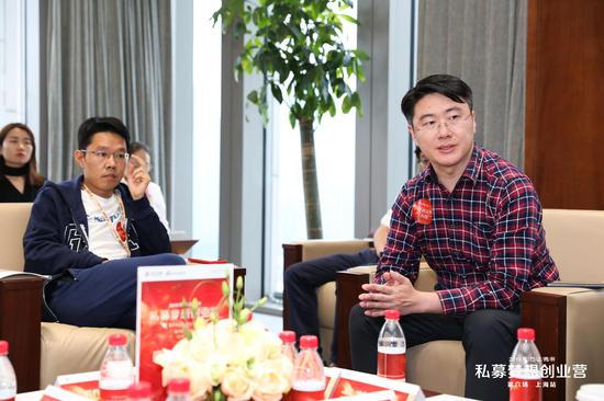 亚博体育下载平台|北安社区开展志愿服务 为老人修脚提升生活满意度
