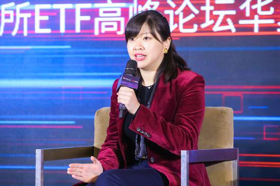 易胜博取钱取不出来_李咏生前照片曝光,一家三口在美国街头游玩其乐融融,看着真心酸