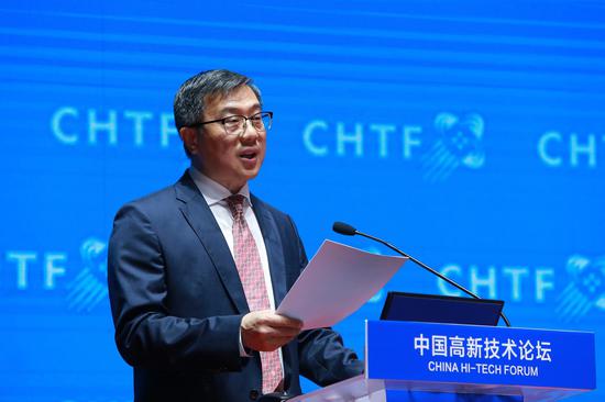 宝马娱乐官方网站客服电话_我的那个他呀,在天边边的军营里!