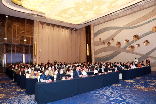 南方基金“2023彩虹之旅”乌鲁木齐站：陪伴客户价值创造之路