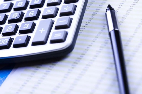 CFO、董秘、证代齐离职，*ST奇信虚增28亿利润谁担责？