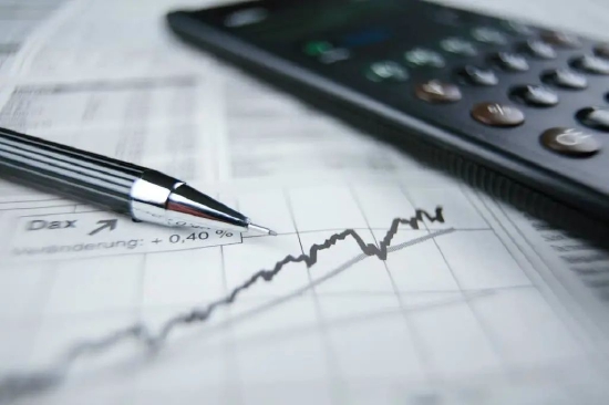 CFO、董秘、证代齐离职，*ST奇信虚增28亿利润谁担责？