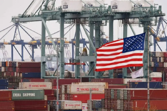 外盘头条：ADP数据超预期美劳动力市场再升温 联储高官直言需进一步加息降通胀 美2年期国债收益升至16年最高