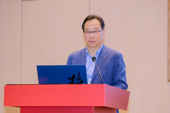 中山大学吴小兰讲席教授、国务院发展研究中心产业经济研究部原部长赵昌文