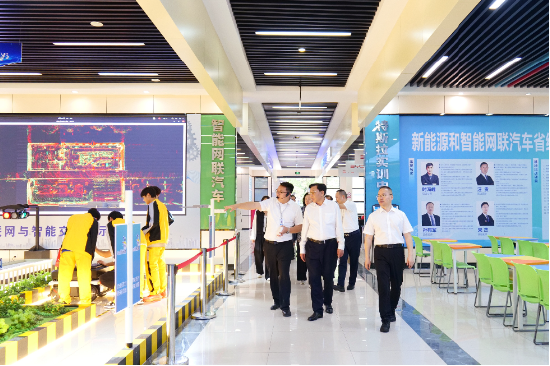 中国商业联合会领导莅临中国东方教育集团 共探行业发展新纪元 第4张 中国商业联合会领导莅临中国东方教育集团 共探行业发展新纪元 第4张