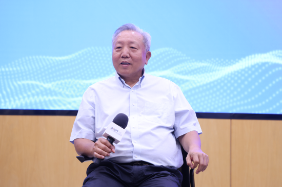吴晓求:巴菲特在中国没有地位,在美国有地位 第1张 吴晓求:巴菲特在中国没有地位,在美国有地位 第1张