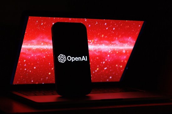 外界对OpenAI 8月推出的最新AI模型褒贬不一。