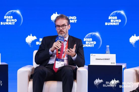 国际劳工组织首席宏观经济学家Ekkehard ERNST:只有云计算等资源到位,大规模运用人工智能技术才成可能 国际劳工组织首席宏观经济学家Ekkehard ERNST:只有云计算等资源到位,大规模运用人工智能技术才成可能