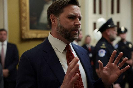 10月31日外盘头条:苹果Q3营收略超预期 奈飞分拆股票 英伟达再投AI初创公司 美政府停摆航空业承压