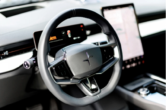 李书福被坑惨了：14亿“输血”极星浮亏50%，吉利全球化梦碎？ | 次世代车研所