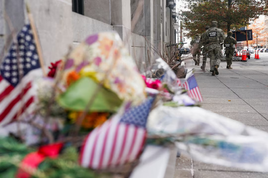 被控袭击国民警卫队者面临美国谋杀罪指控，特朗普拟暂停“第三世界”移民