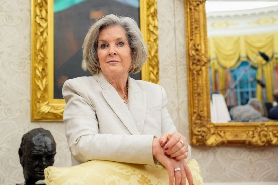 瘾君子、右翼狂热分子、阴谋论者——白宫幕僚长惊爆特朗普核心圈秘事