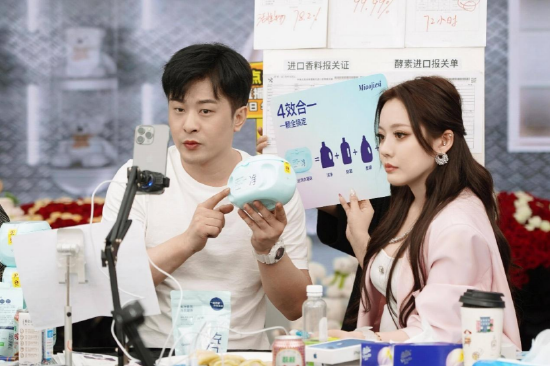 月薪过万一律降薪!辛巴退网百日,初瑞雪“铁腕”裁员,核心骨干流失 | BUG