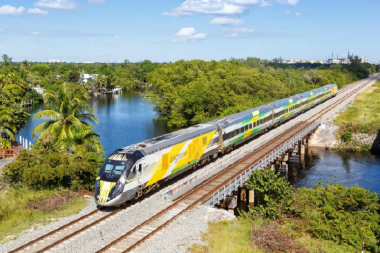 18年,150亿美元,0铁轨? 美国加州“高铁梦”沦为全美笑柄,马斯克急忙补刀|硅谷观察