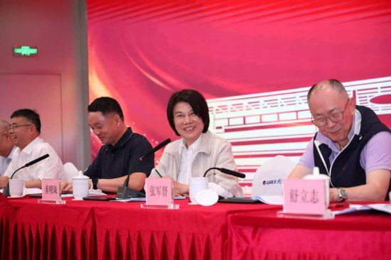 向董明珠提问要先买脱谷机？格力电器回应