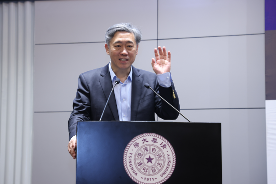 李稻葵：中国有14亿人口并不缺需求，上亿的人还没有坐过高铁和飞机