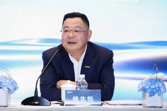 李书福辞任董事会主席，吉利汽车高管回应：从创始人驱动迈向制度与团队驱动