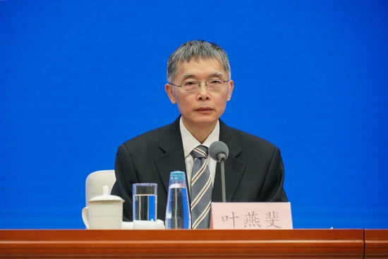 银保监会政策研究局负责人叶燕斐 澎湃新闻记者 周頔 摄