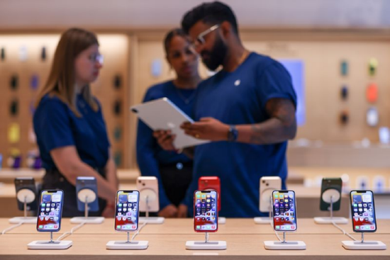 iPhone销量强劲难掩苹果隐忧：Mac、iPad和可穿戴设备营收均下滑 员工或零增长