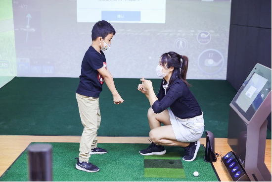 金茂服务携手高尔夫尊中国，全力打造高尔夫社群活动