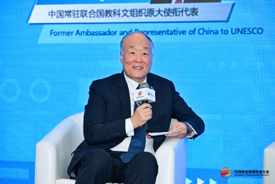 杨进：呼吁培养具有全球竞争力、创新思维及批判性能力的综合型人才，而非仅关注应试成绩