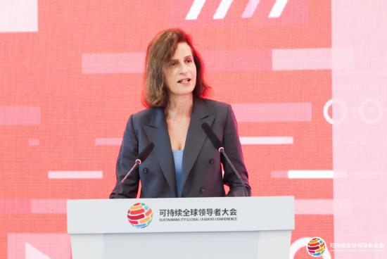 比利时公主,记者和作家玛利亚·艾丝美拉达