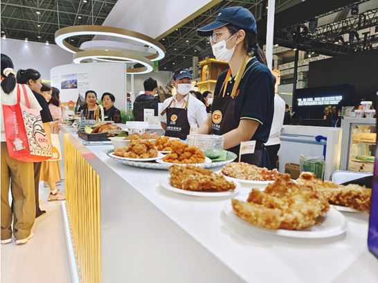 人从众叕....9万人在消博会薅了多少“羊毛”？|2023消博会