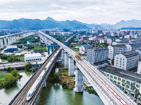 国家发改委:坚定实施扩大内需战略