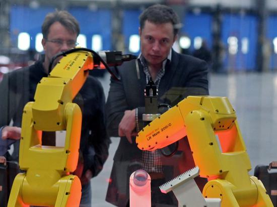 马斯克说机器人将会彻底改变汽车工业 而正是这些机器人正在造成特斯拉的错误