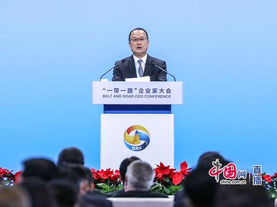 新华集团主席、香港中华总商会会长蔡冠深